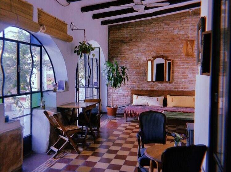 Jaracanda Hostel San Marcos