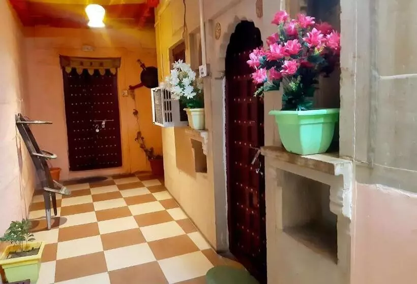 Nomadic Backpackers Hostel