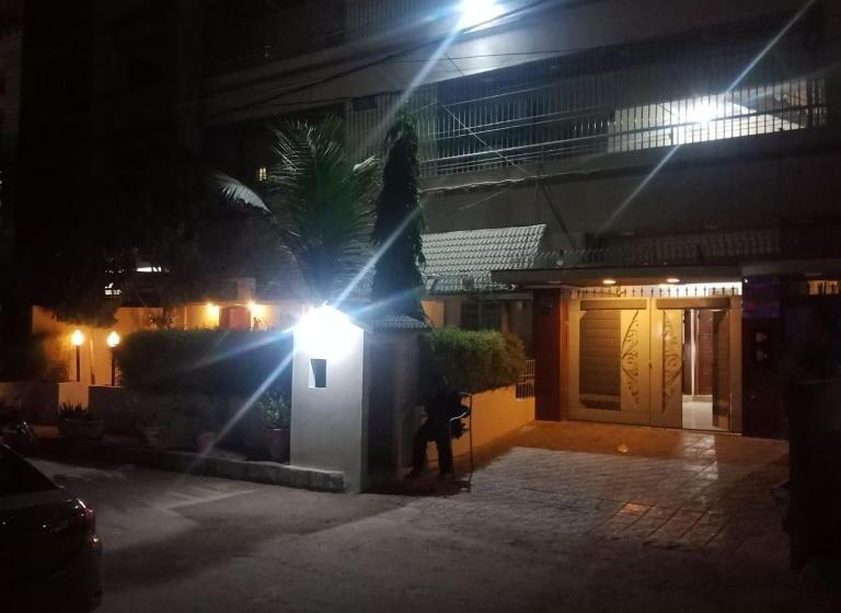 پانسیون Family Guest House In Gulshan E Iqbal , Block 10