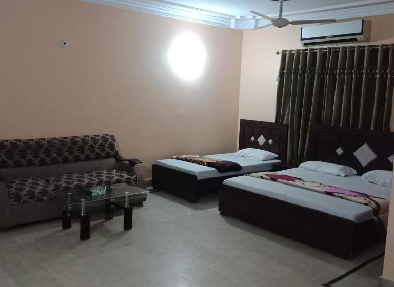 پانسیون Family Guest House In Gulshan E Iqbal , Block 10