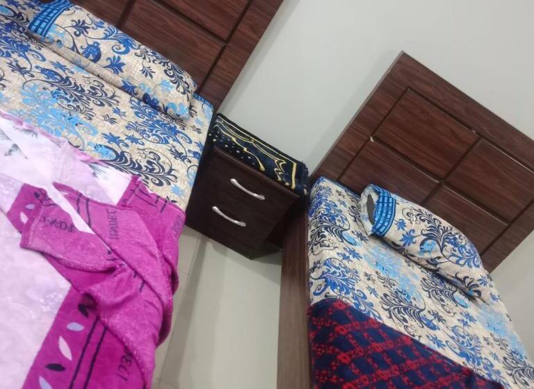 پانسیون Family Guest House In Gulshan E Iqbal , Block 10