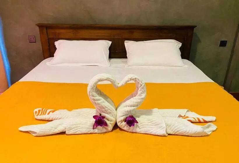 Majatalo Ocean Wave Hikakduwa