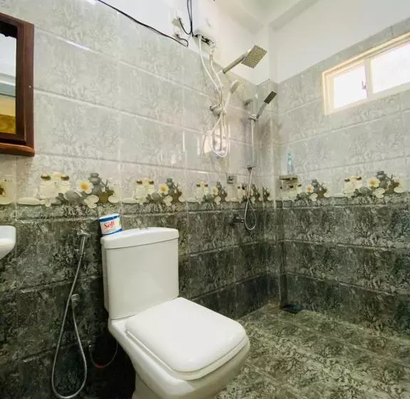 Majatalo Ocean Wave Hikakduwa