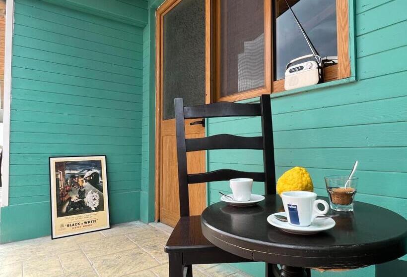 استراحتگاه Miqt Beach   Bungalows