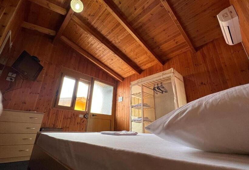 استراحتگاه Miqt Beach   Bungalows