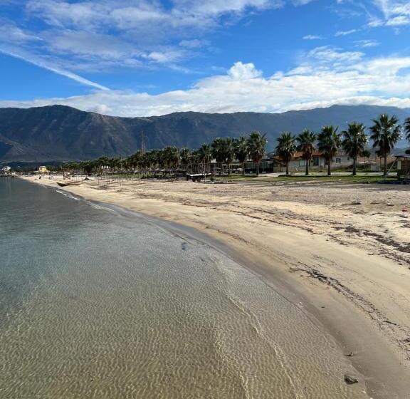 استراحتگاه Miqt Beach   Bungalows