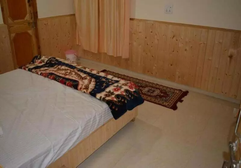 Lomakeskus Shivam Cottage Naggar, Manali