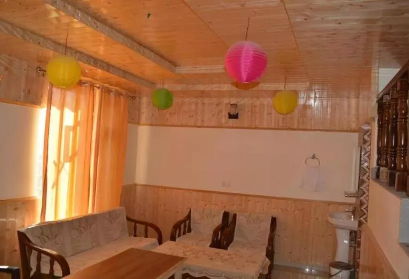 Lomakeskus Shivam Cottage Naggar, Manali