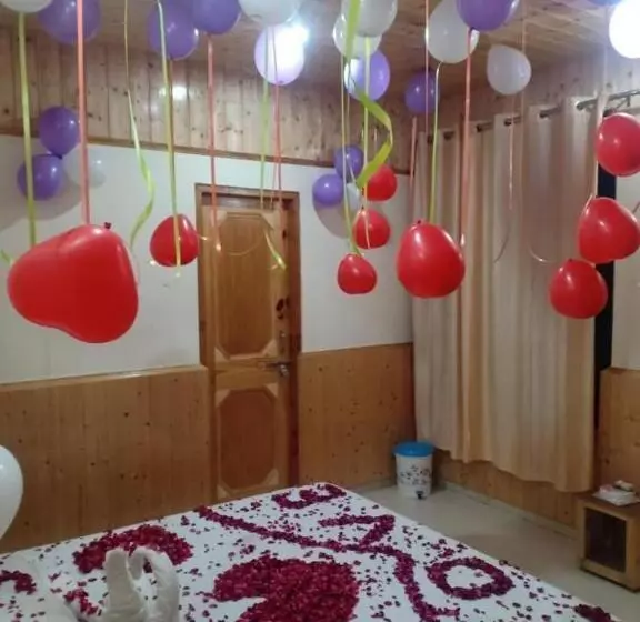 Lomakeskus Shivam Cottage Naggar, Manali