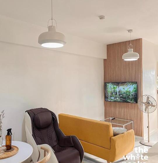 The White Nooks At Verdon Parc