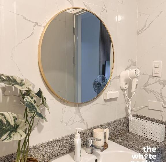 The White Nooks At Verdon Parc