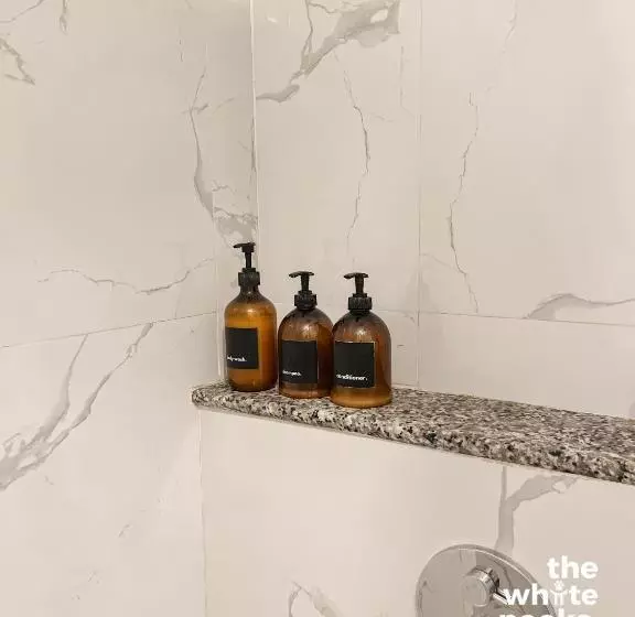 The White Nooks At Verdon Parc