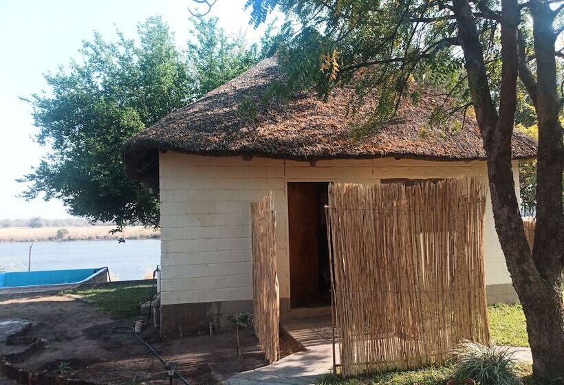 تختخواب و صبحانه Mpora River Lodge