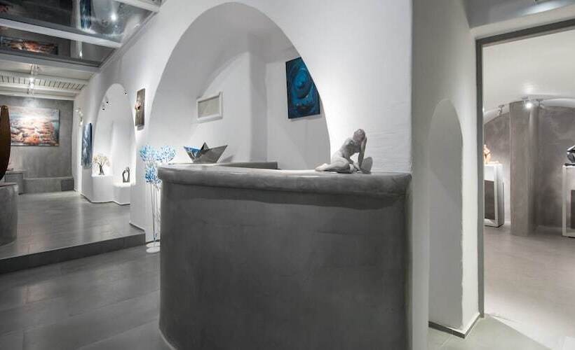 تختخواب و صبحانه Oia Treasures Art Suites