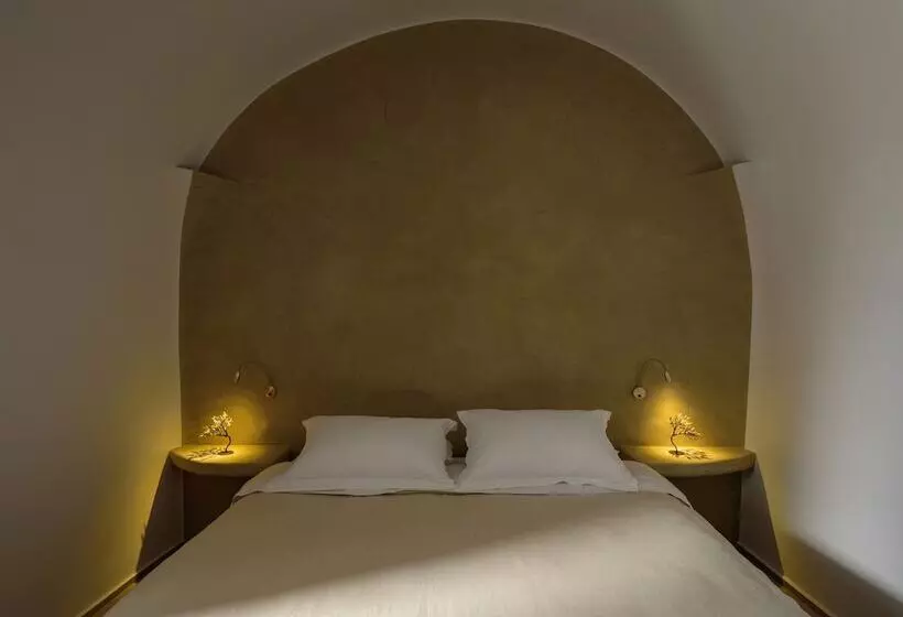 تختخواب و صبحانه Oia Treasures Art Suites