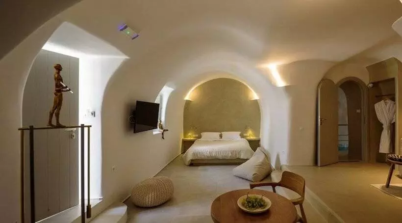 تختخواب و صبحانه Oia Treasures Art Suites