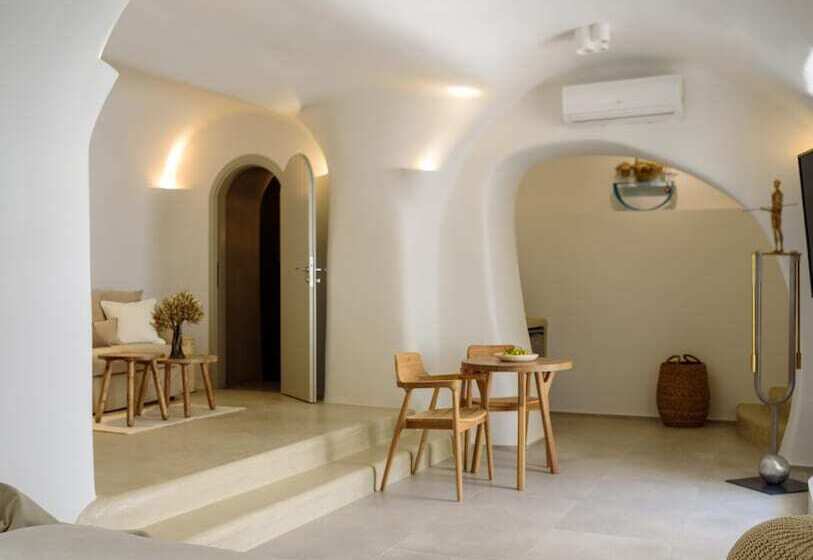 تختخواب و صبحانه Oia Treasures Art Suites