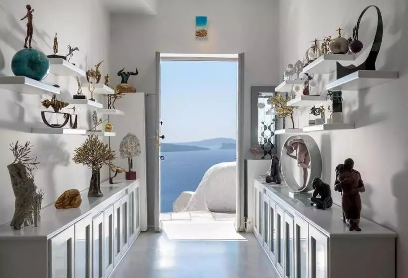 تختخواب و صبحانه Oia Treasures Art Suites