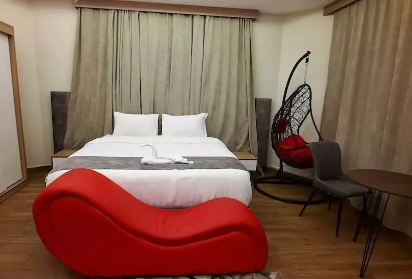 Golden Tulip Abha