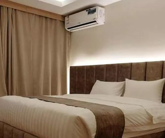 Golden Tulip Abha