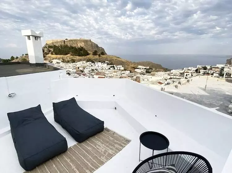 Hotelli Arte Lindos Suites