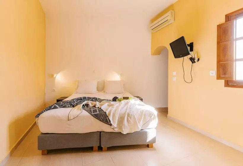 Hotelli Arte Lindos Suites