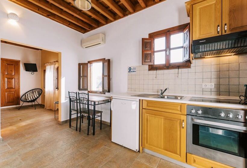 Отель Arte Lindos Suites