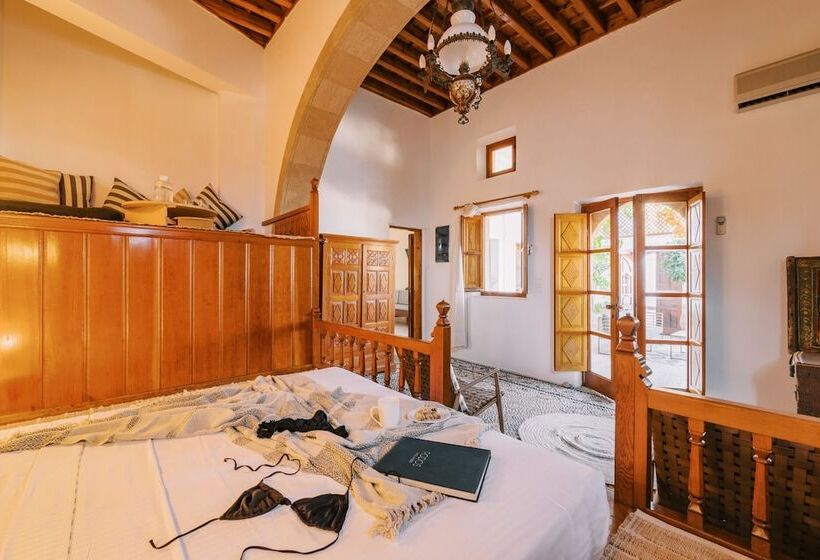 Отель Arte Lindos Villa