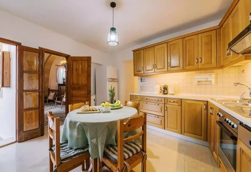 ホテル Arte Lindos Villa