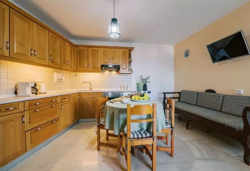 ホテル Arte Lindos Villa