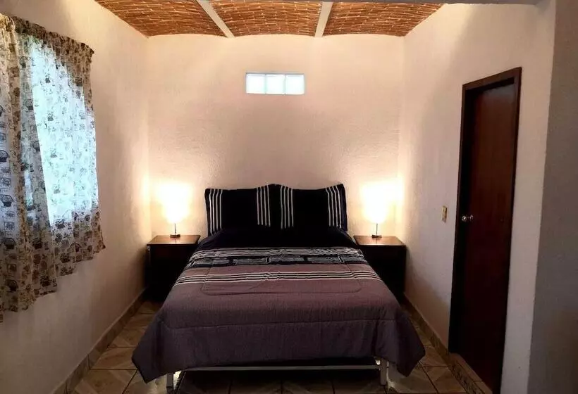 ホテル Casa Allende