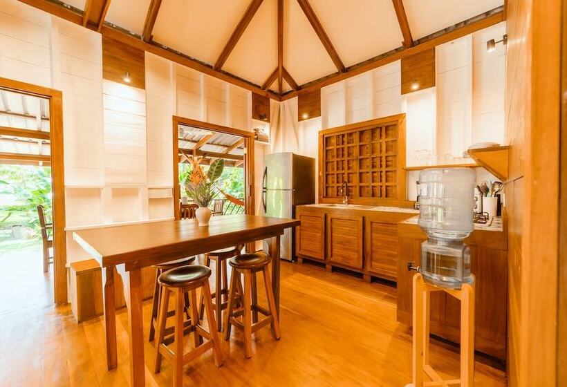 هتل Casa Viva Lodge