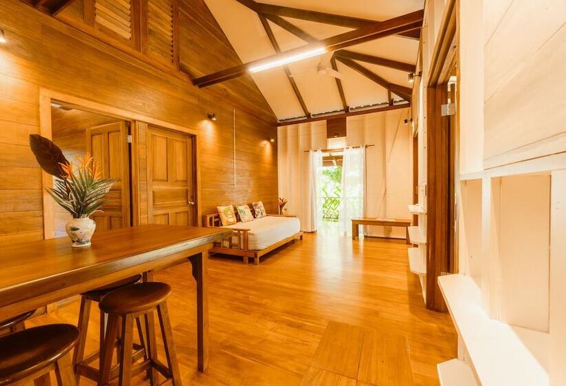 هتل Casa Viva Lodge