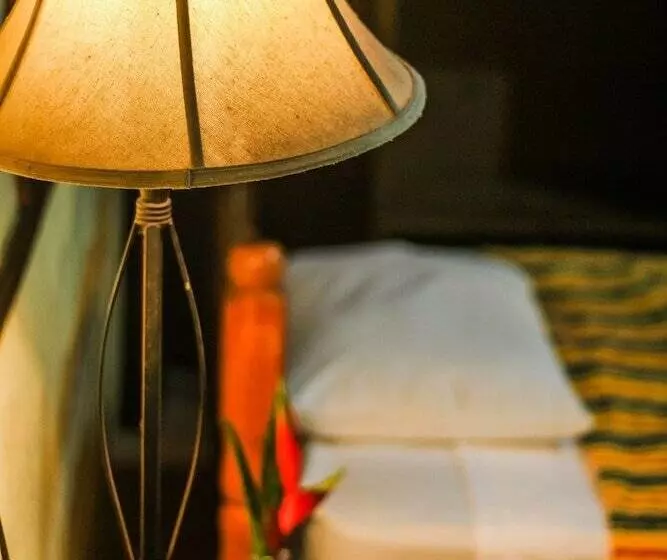 Hotelli Cohune Palms River Cabanas