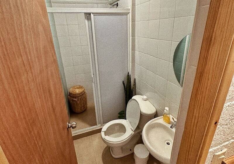 فندق Hostal Neutro