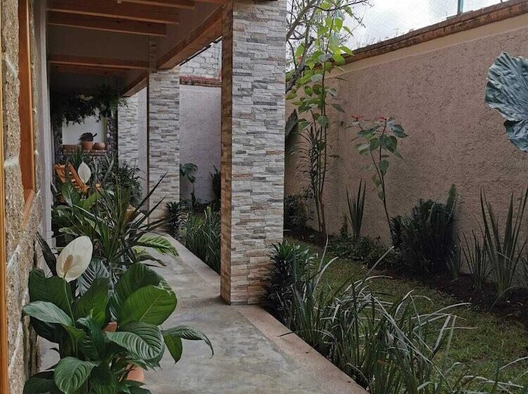 فندق Hostal Neutro