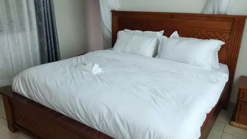 هتل Lagoon Resort & Spa