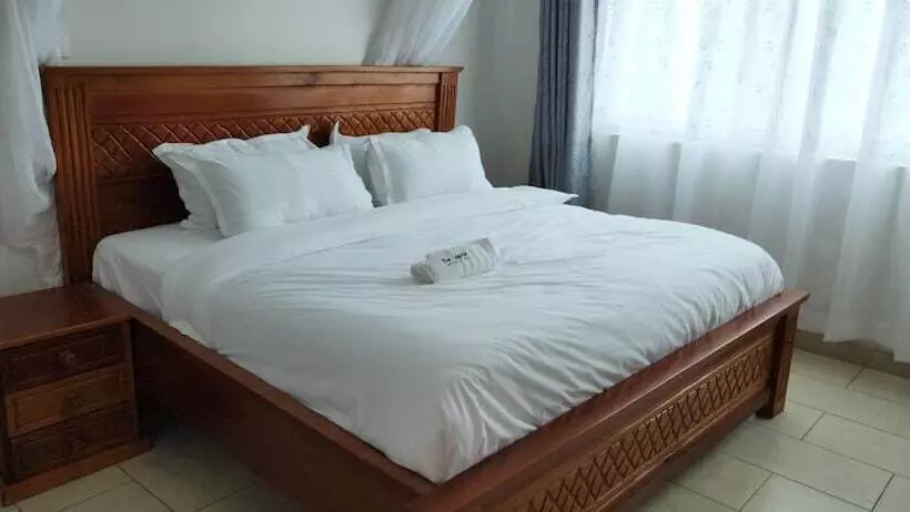 هتل Lagoon Resort & Spa