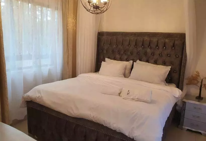 هتل Lagoon Resort & Spa