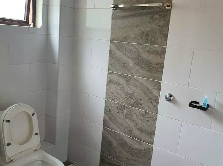 هتل Lagoon Resort & Spa