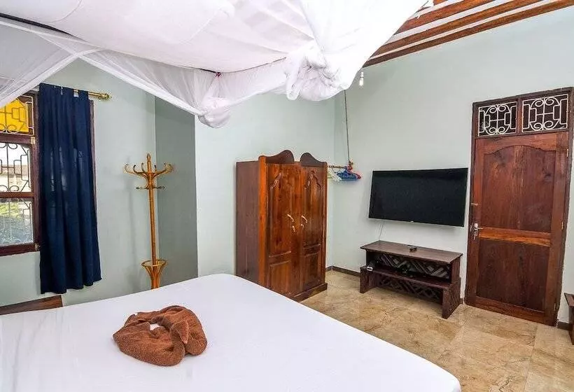 Hotelli Majani Breeze