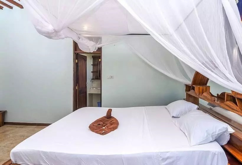 Hotelli Majani Breeze