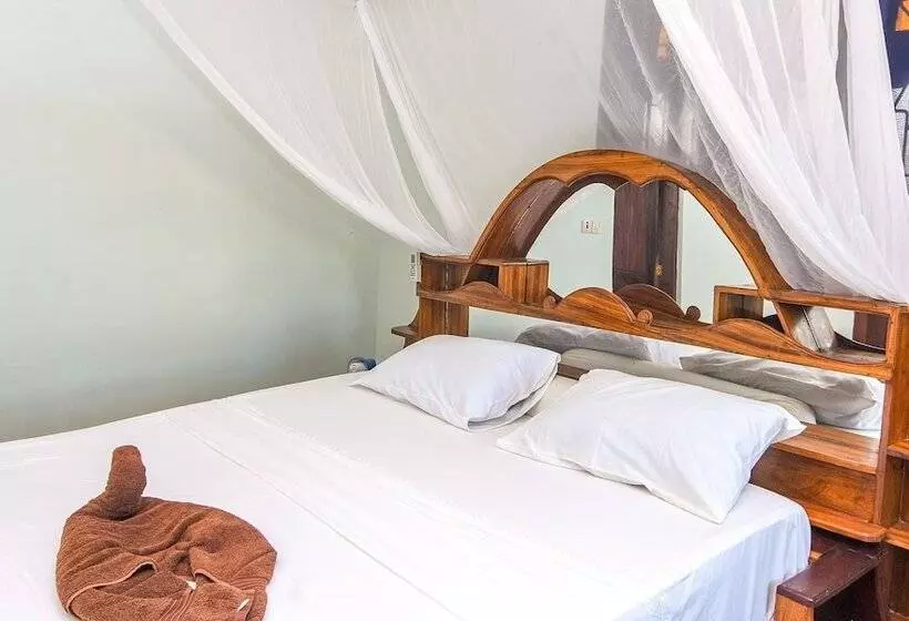 Hotelli Majani Breeze