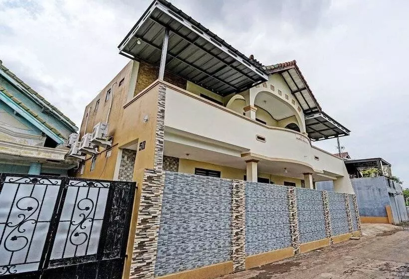 ホテル Pondok Aurel Wahidin By  Oyo