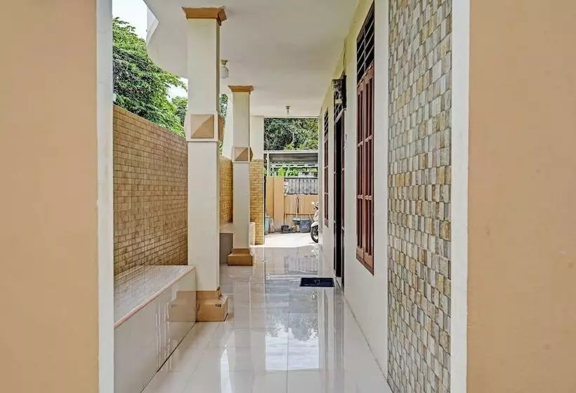ホテル Pondok Aurel Wahidin By  Oyo