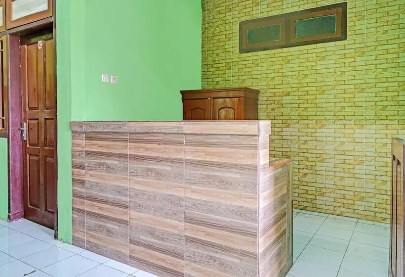 ホテル Pondok Aurel Wahidin By  Oyo