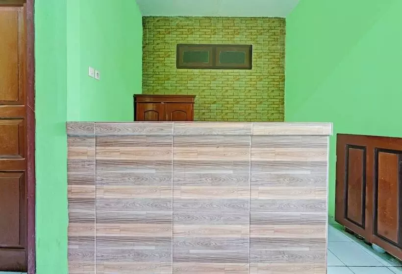 ホテル Pondok Aurel Wahidin By  Oyo