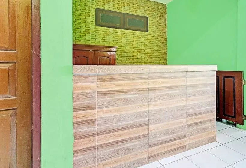 ホテル Pondok Aurel Wahidin By  Oyo