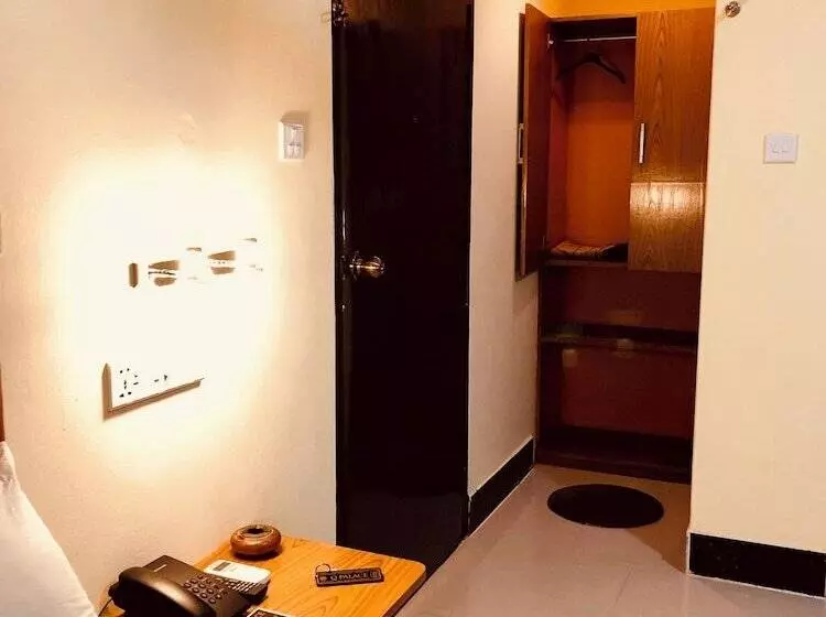 هتل Q Palace