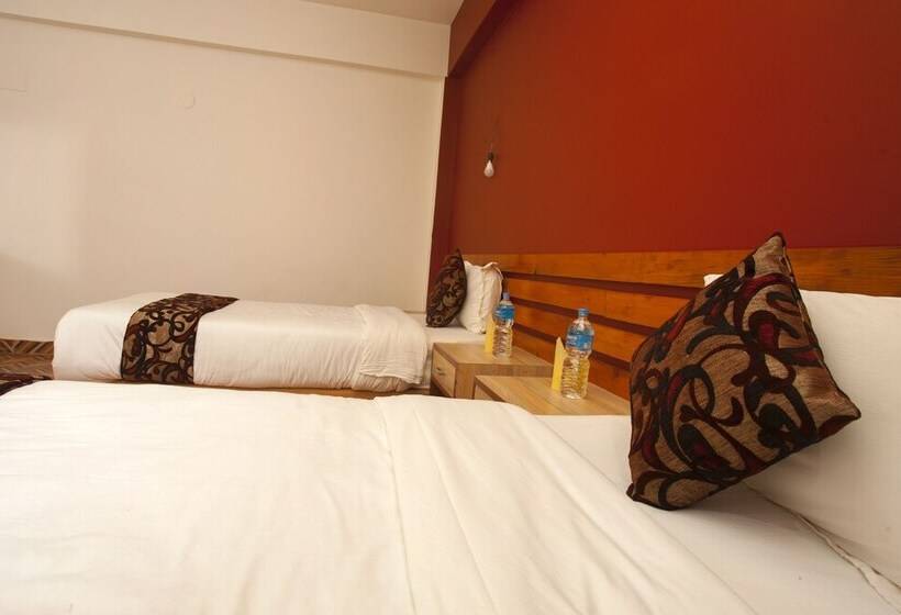 هتل Riverside Jungle Retreat